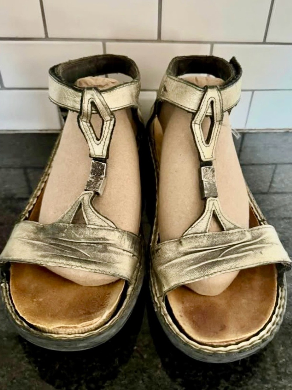 Naot Cymbal Gladiator Metallic Gold Women’s T-Strap Sandals Size 38-7
